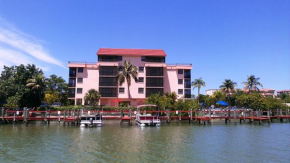  Bonita Resort and Club, a VRI resort  Бонита Спрингс